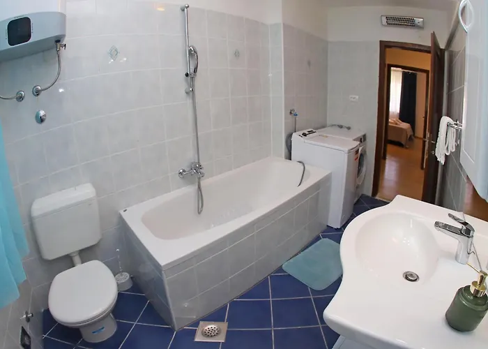 B&k Apartment *