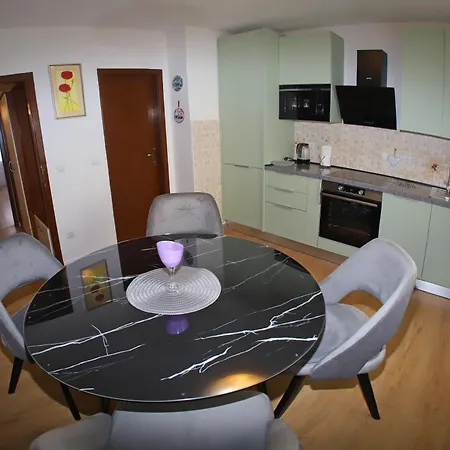 Apartment B&k *