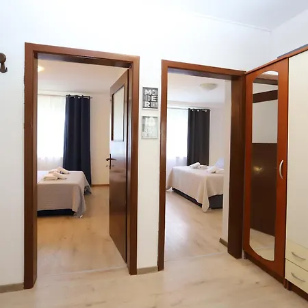 Apartment B&k Split