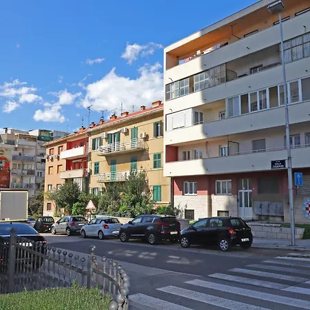 Apartment B&k *